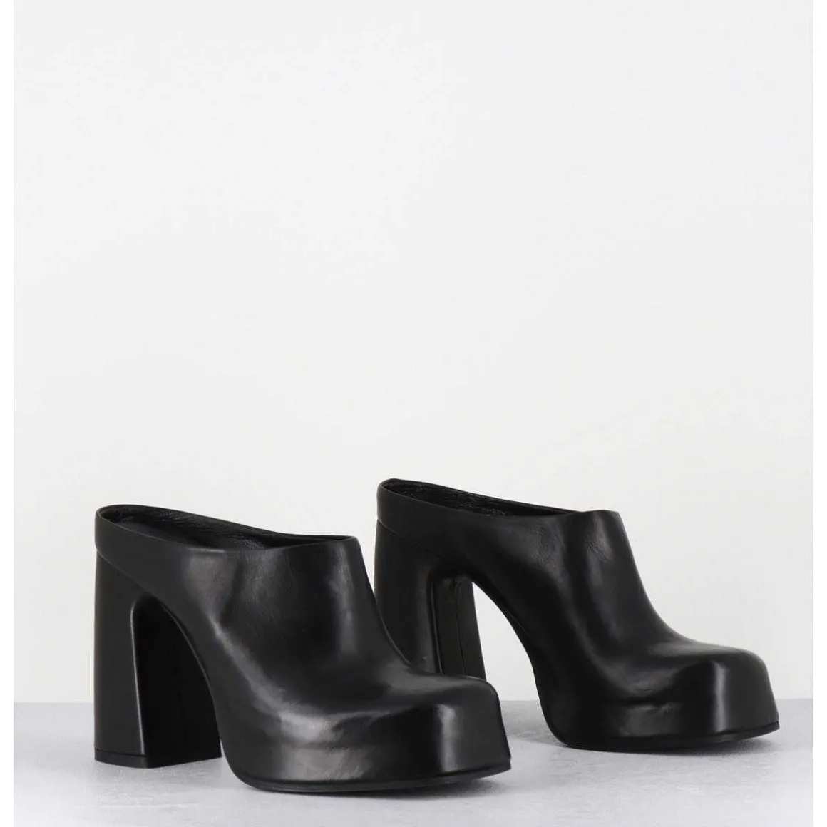 Mules A Plateforme Recouverte Talon Haut En Cuir Noir - Vatik Fular Nero
