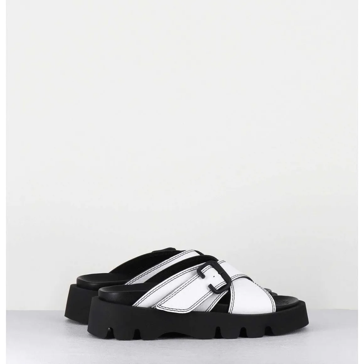 Mules En Cuir Blanc Semelle Crantee - Lacey White Sandals