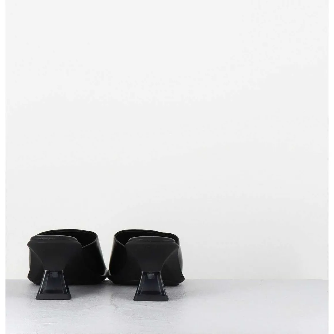 Mules En Cuir Noir Talon Plexi - Synthia Black Sandals