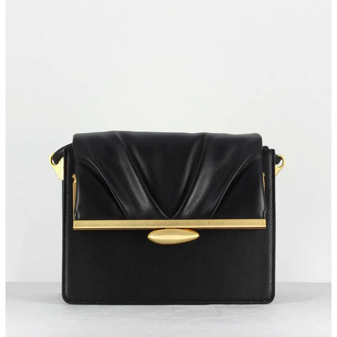 Pebble Middle Bag Black