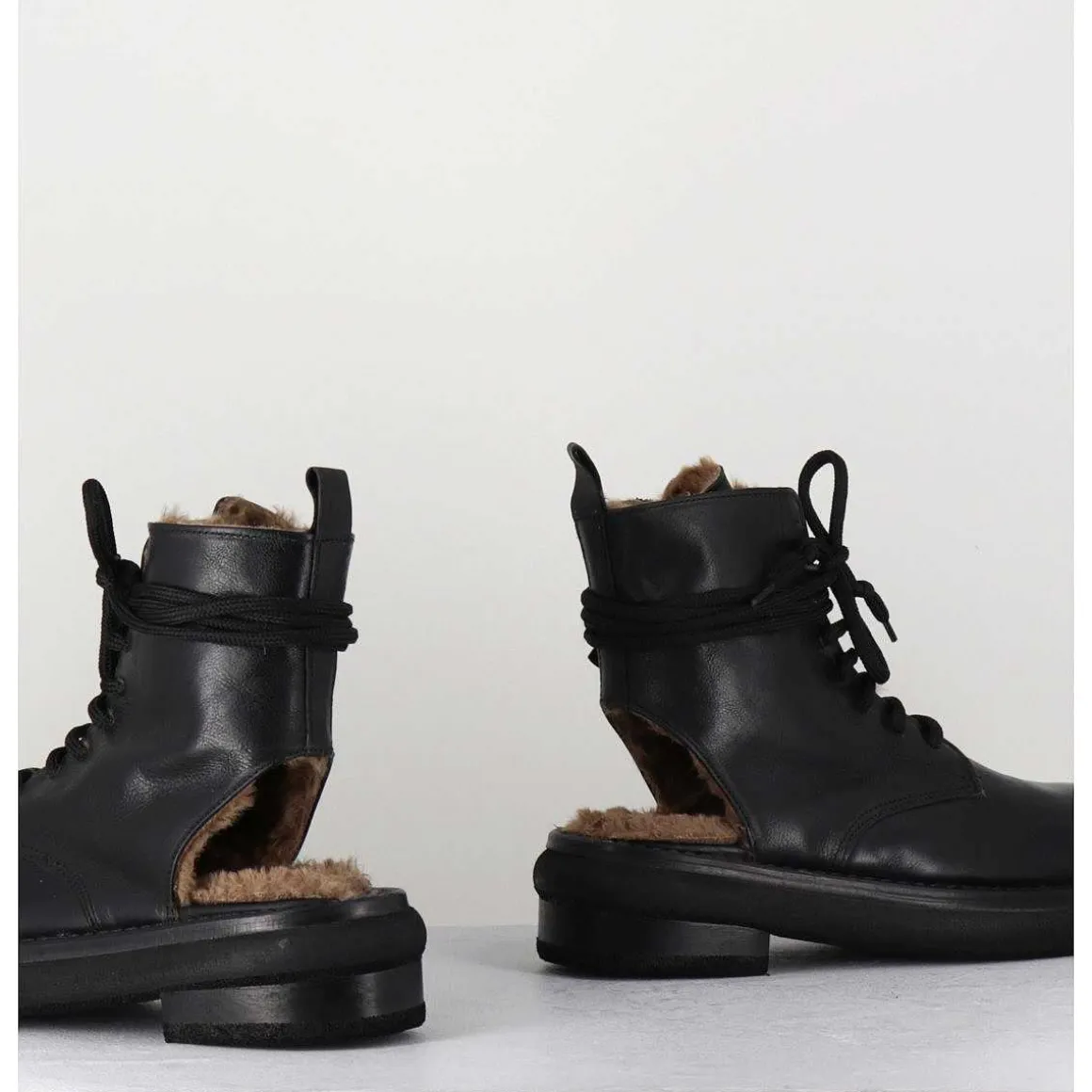 Rangers Fourrees En Cuir Noir - Hug12 Nero