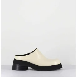 Sabots En Cuir Lisse Beige - Odile Beige Mules