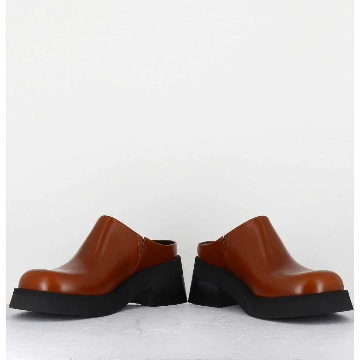 Sabots En Cuir Lisse Marron - Odile Brown Mules