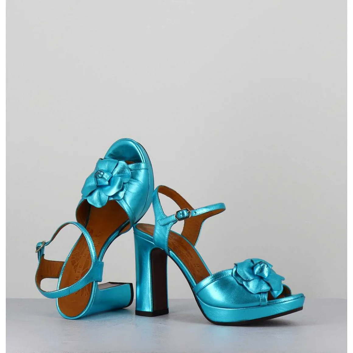 Sandales A Fleur En Cuir Metallise Bleu Talon Haut - Catina Citroen Sky