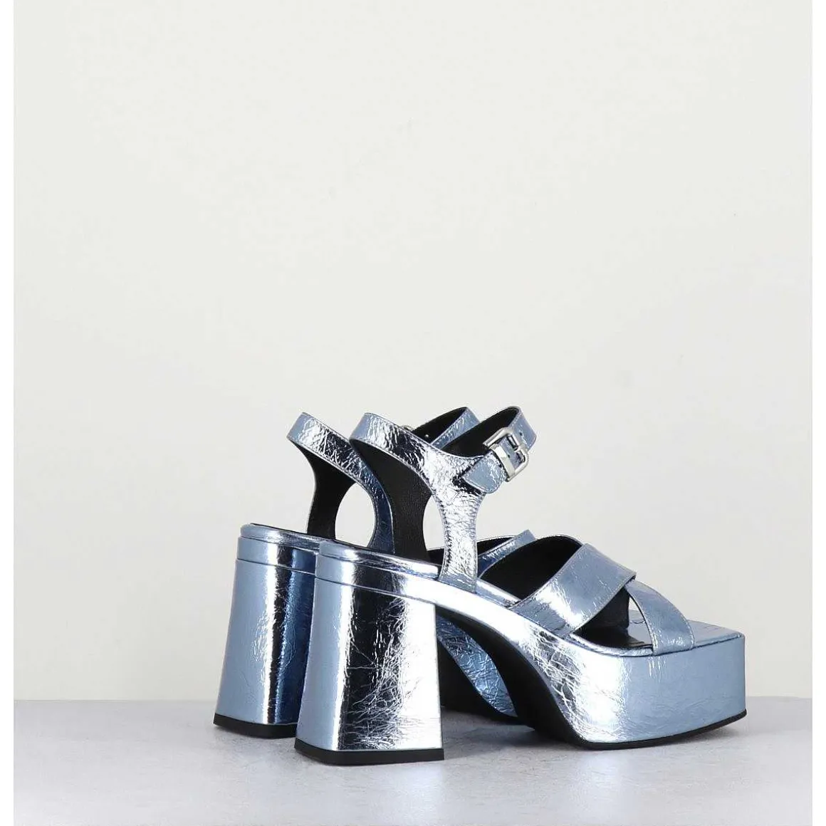 Sandales A Plateforme En Cuir Metallise Froisse Bleu Ciel - Amerou Lavanda