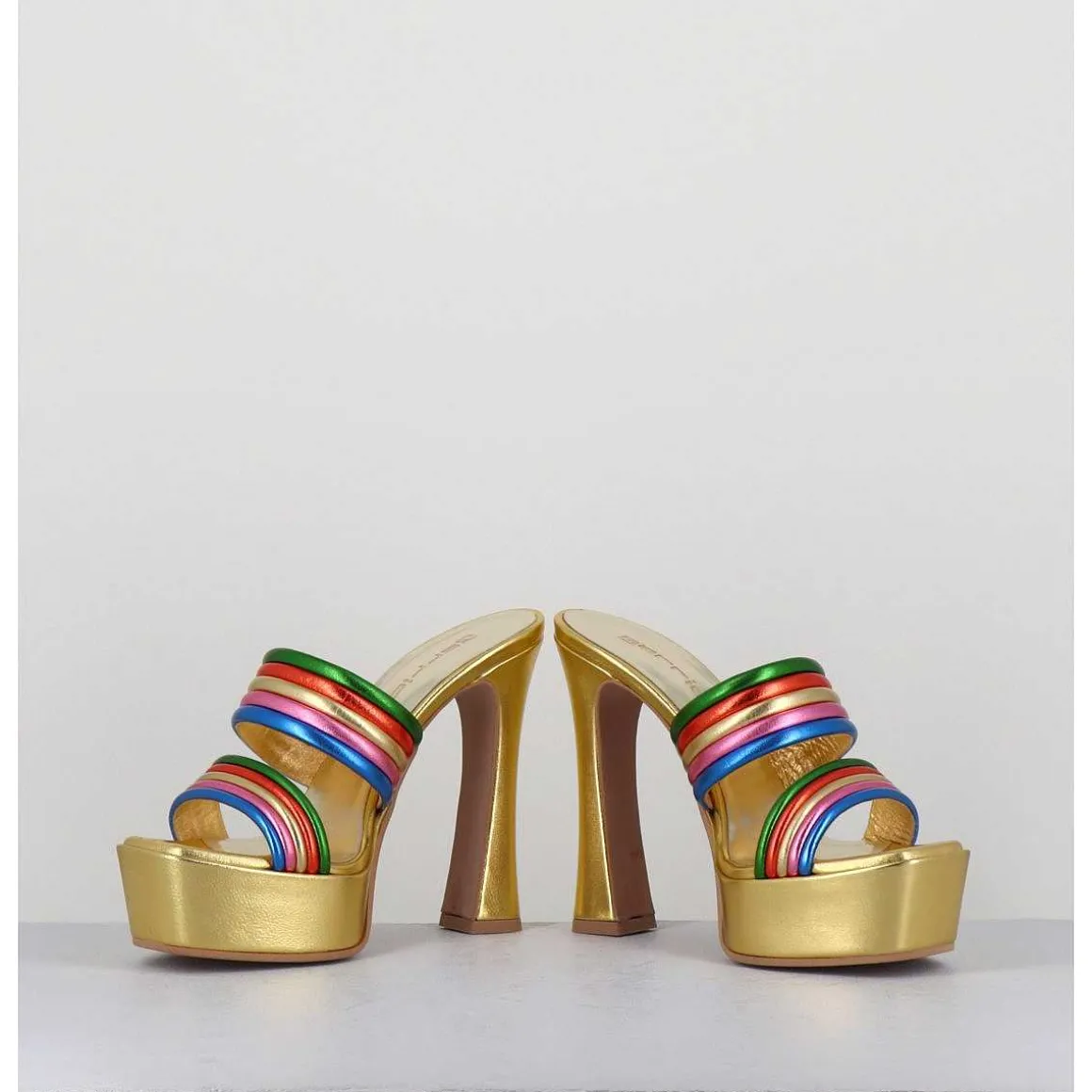 Sandales A Talon Haut & Plateforme En Cuir Metallise Dore - Dora Laminato Rainbow