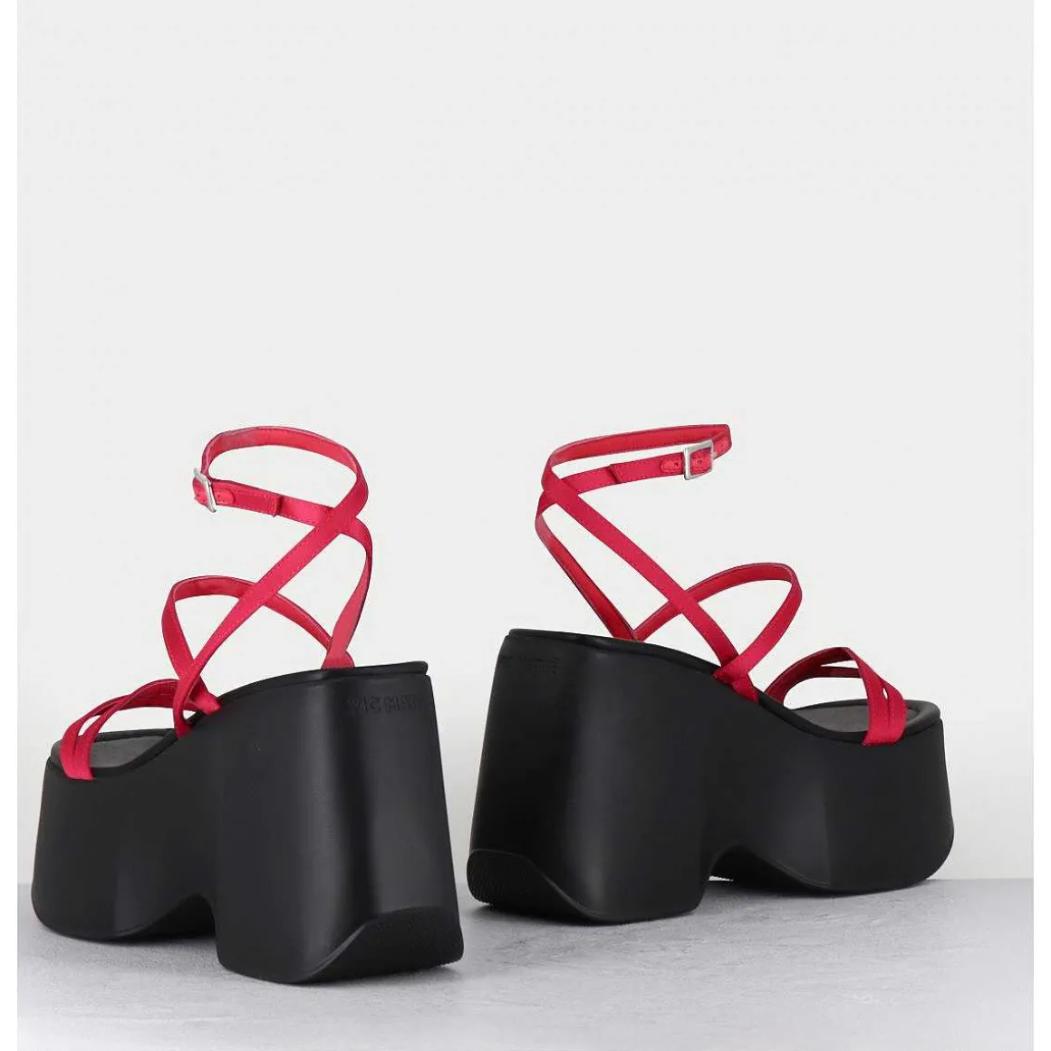 Sandales Compensees Cuir Noir & Satin Fuchsia - 1C6756D Travel Red