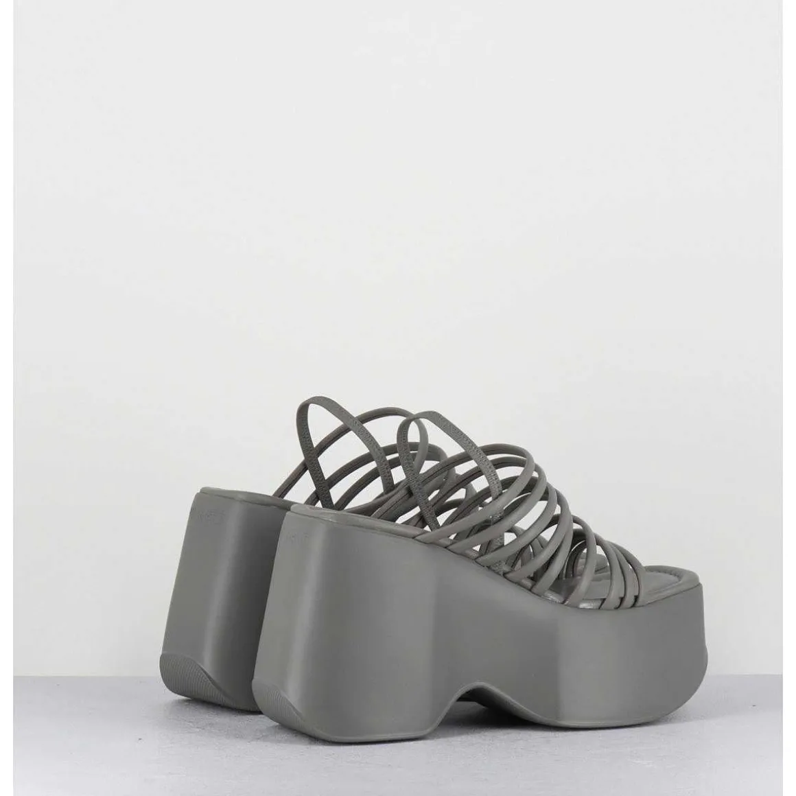 Sandales Compensees Multi-Brides En Cuir Gris - 1C6758D Travel Light