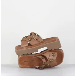 Sandales En Cuir Camel A Rivets Bronze - Vizu Legno