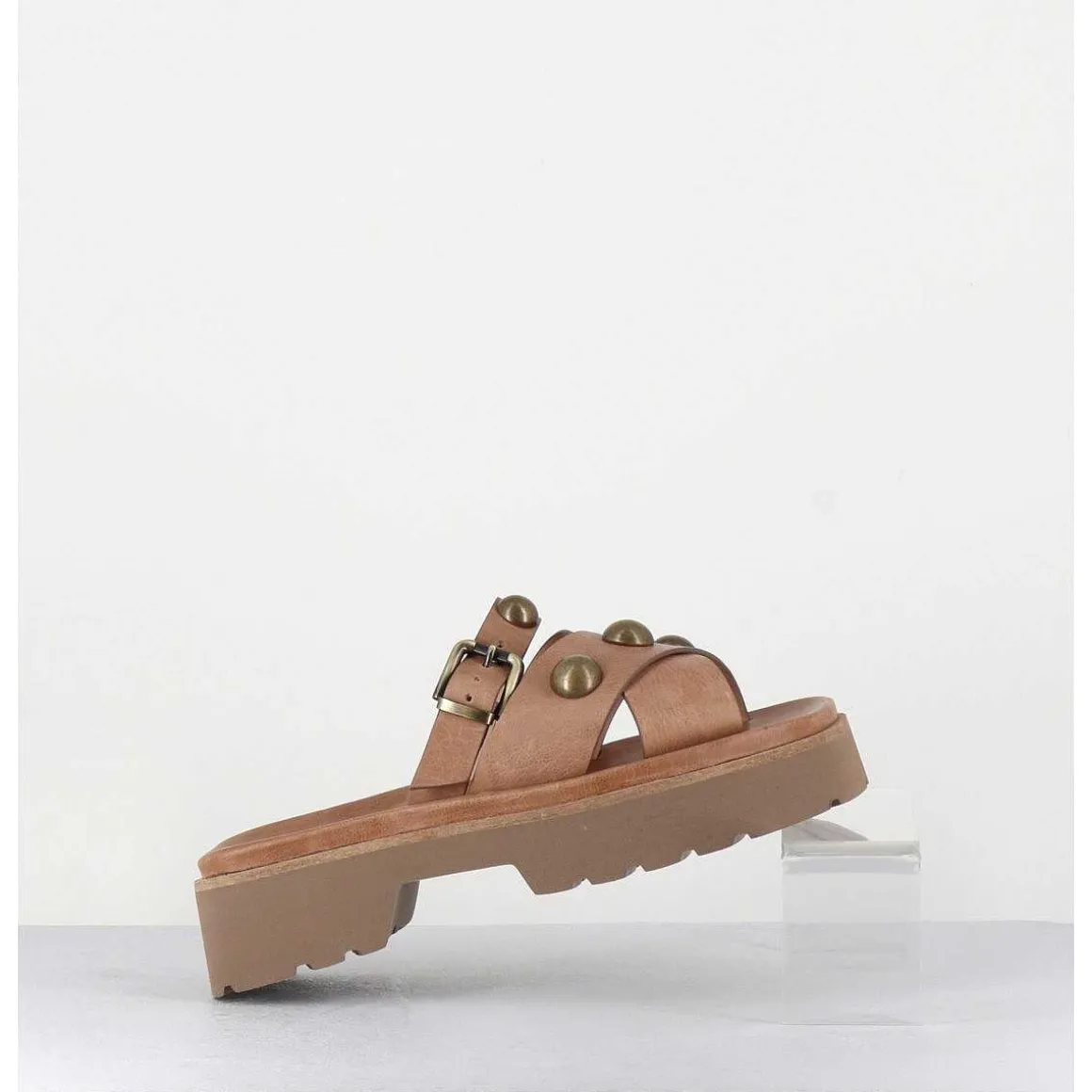 Sandales En Cuir Camel A Rivets Bronze - Vizu Legno