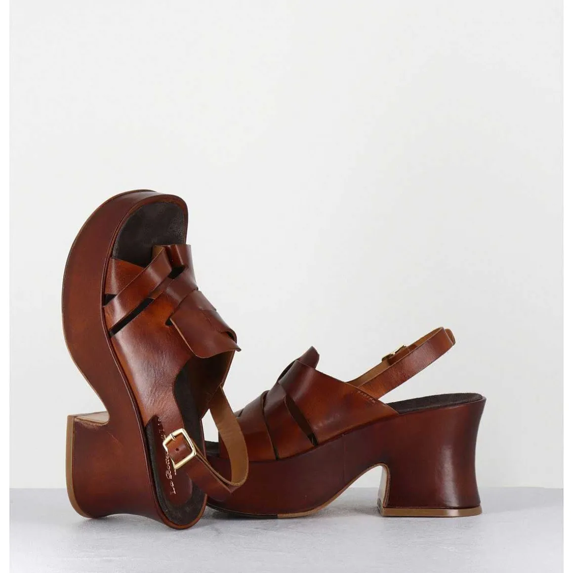 Sandales En Cuir Marron A Plateforme Japonisante Entre-Doigt - 5355 Vacchet Cotto