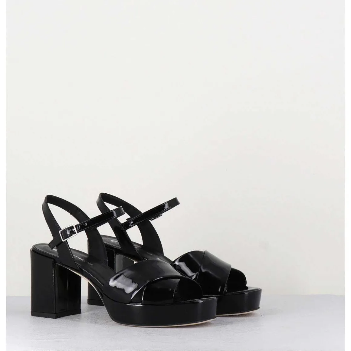 Sandales En Cuir Vernis Noir - Julia23 Nero
