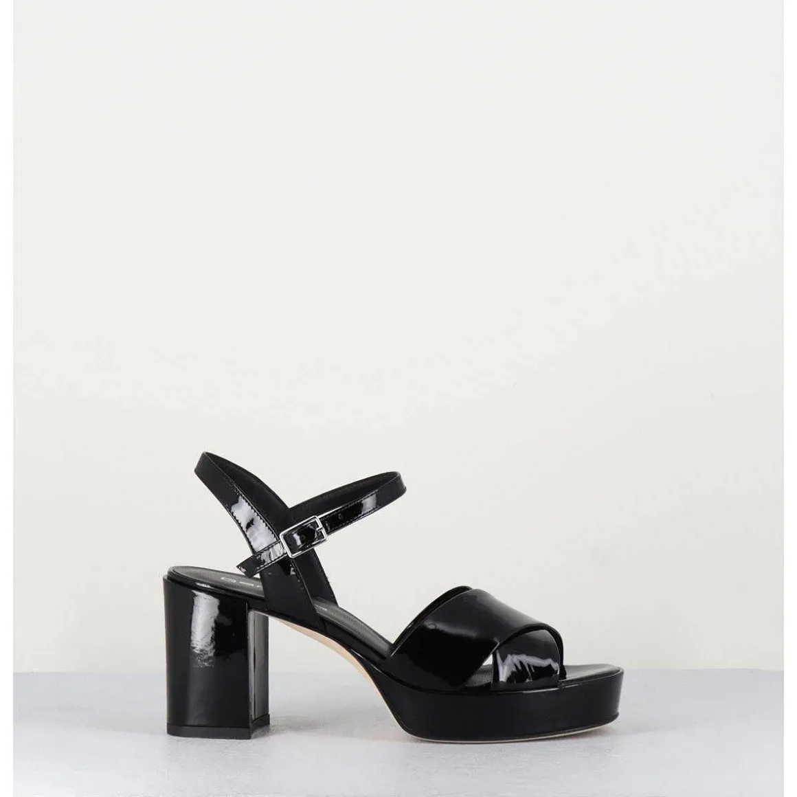 Sandales En Cuir Vernis Noir - Julia23 Nero