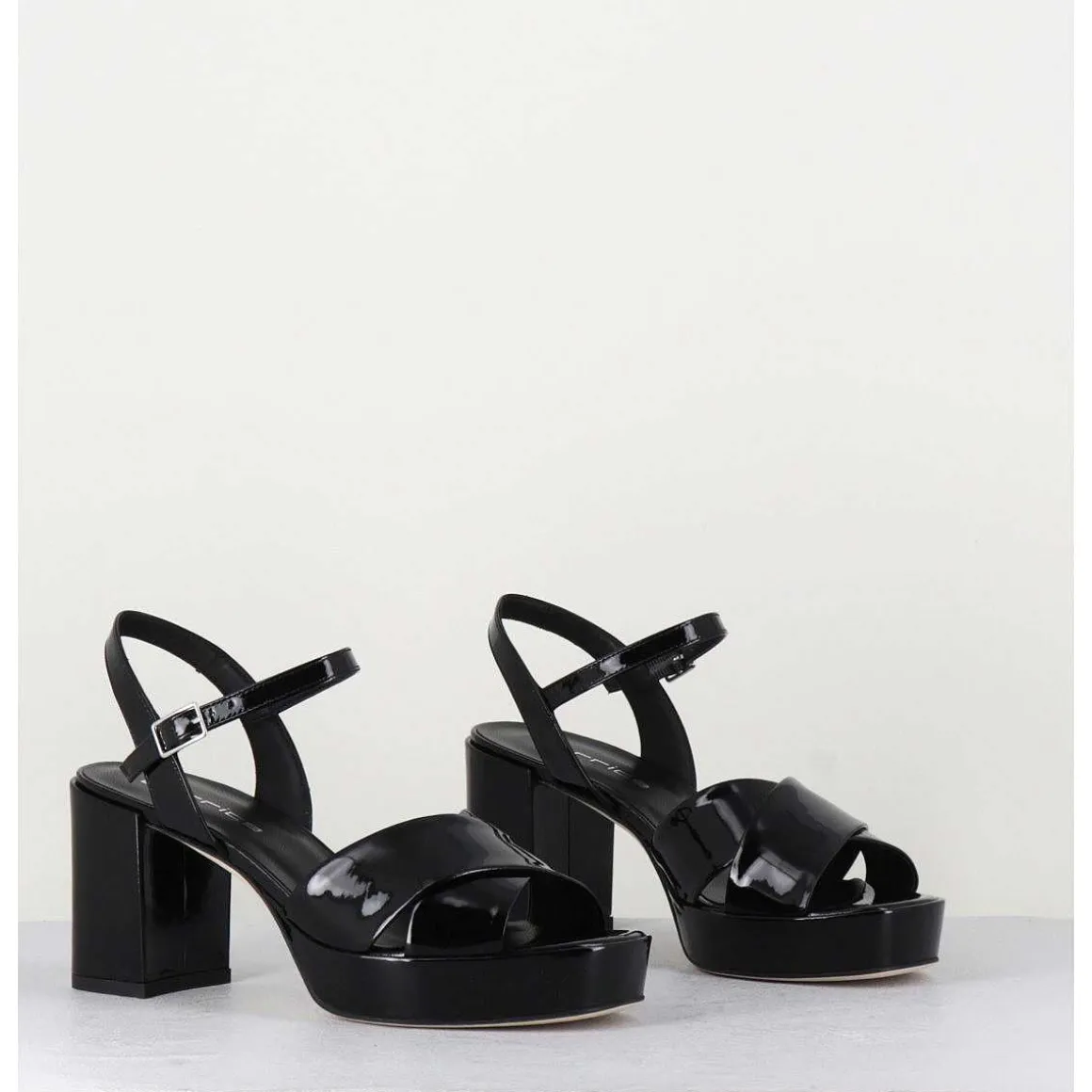 Sandales En Cuir Vernis Noir - Julia23 Nero