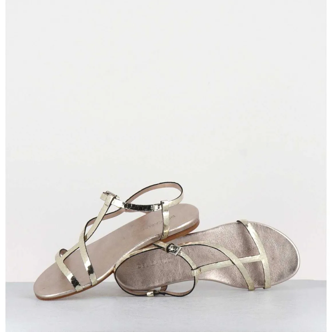 Sandales Plates En Cuir Metallise Dore - 11310 Viper Platino