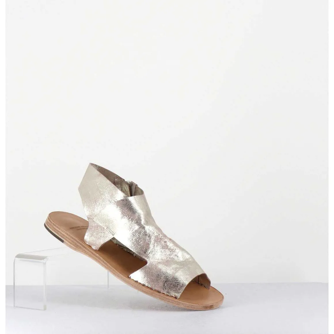 Sandales Plates En Cuir Souple Or Clair Decoupe Asymetrique - Itaca033 Max Platino