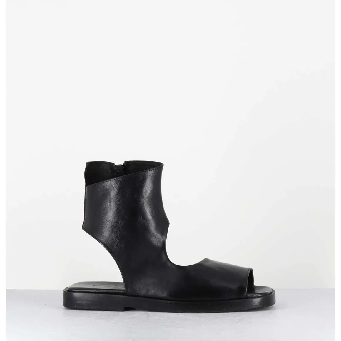 Sandales Plates 'Open-Boots' Destructure En Cuir Noir - Ara Trill Nero