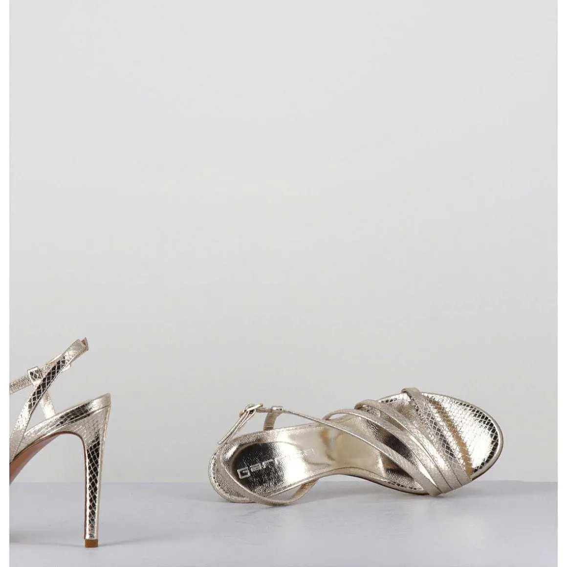 Sandales Talon Haut Multi-Brides Cuir Metallise Dore - Korni Whips Oro