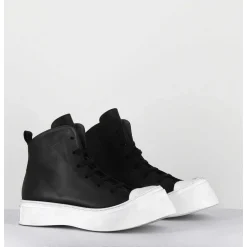 Sneakers En Cuir Huile Noir & Semelle Blanc Destructuree - 3543 Gas Nero