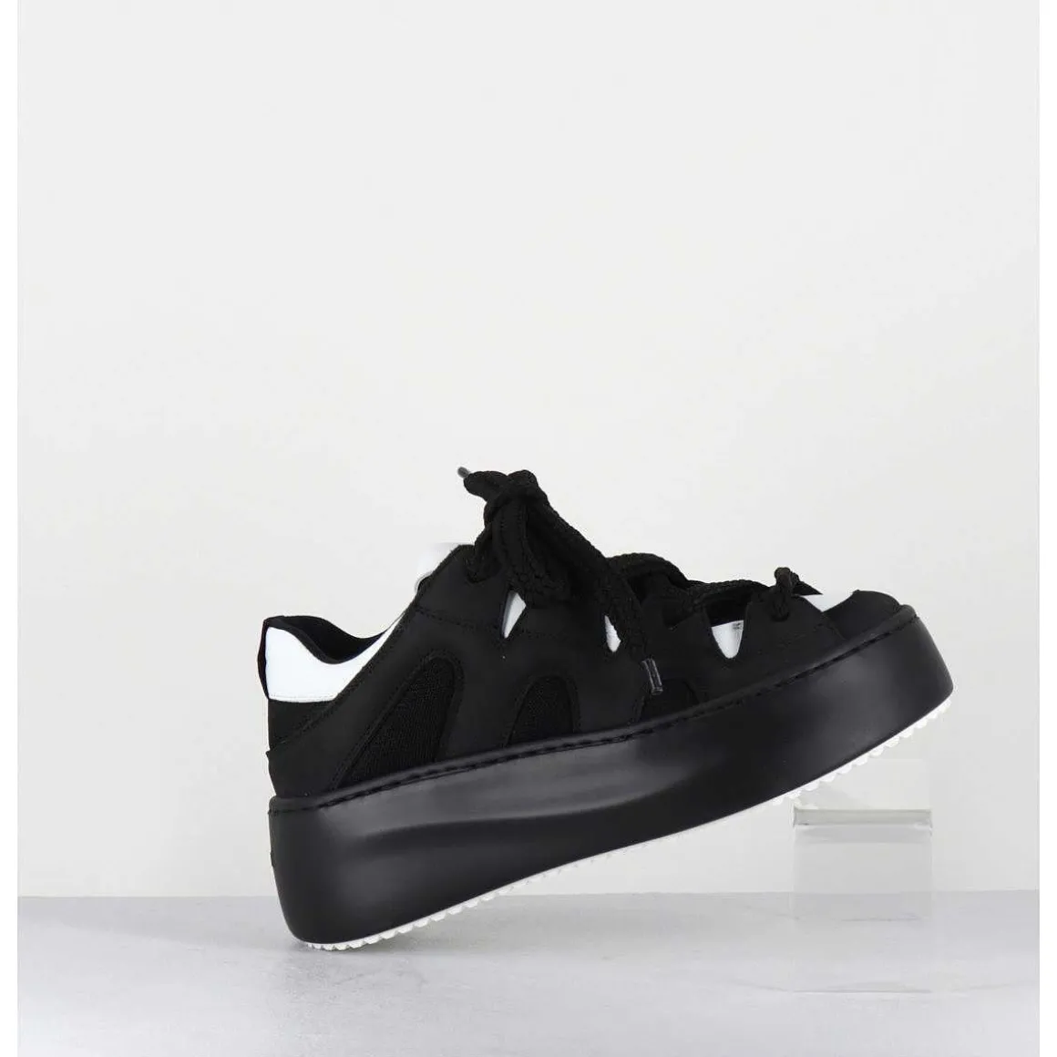 Sneakers En Cuir Noir & Blanc Y2K - 1D7366D Nabuck Black