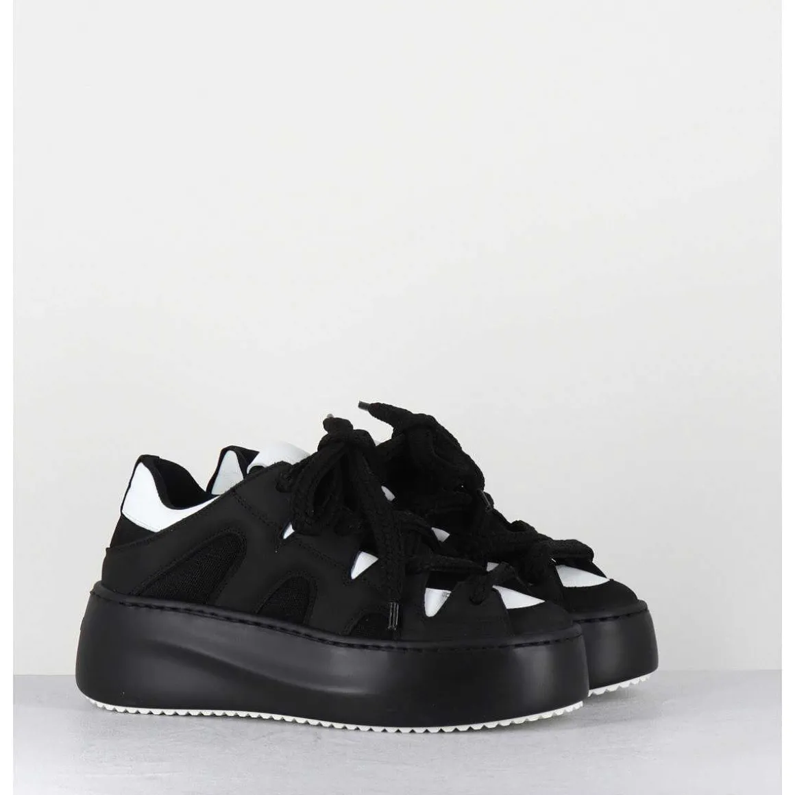 Sneakers En Cuir Noir & Blanc Y2K - 1D7366D Nabuck Black